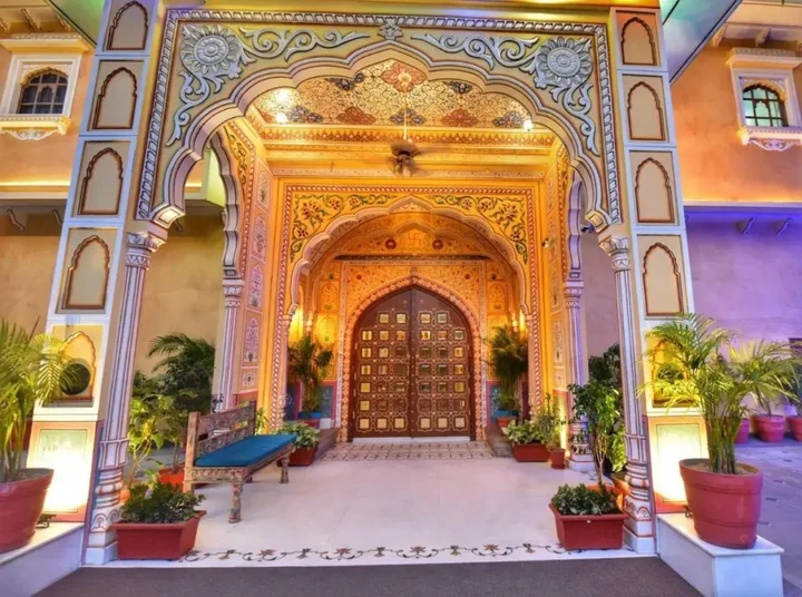 Джайпур: Nirbana Palace - A Heritage Hotel