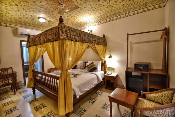Джайпур: Nirbana Palace - A Heritage Hotel