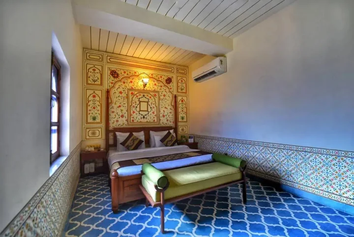 Джайпур: Nirbana Palace - A Heritage Hotel