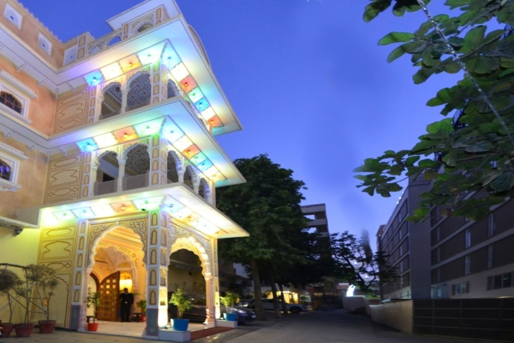 Джайпур: Nirbana Palace - A Heritage Hotel