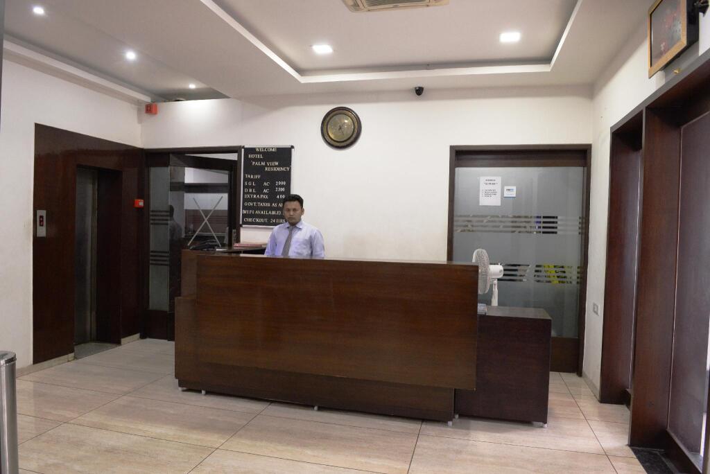 Вадодара: Hotel Palm View Residency