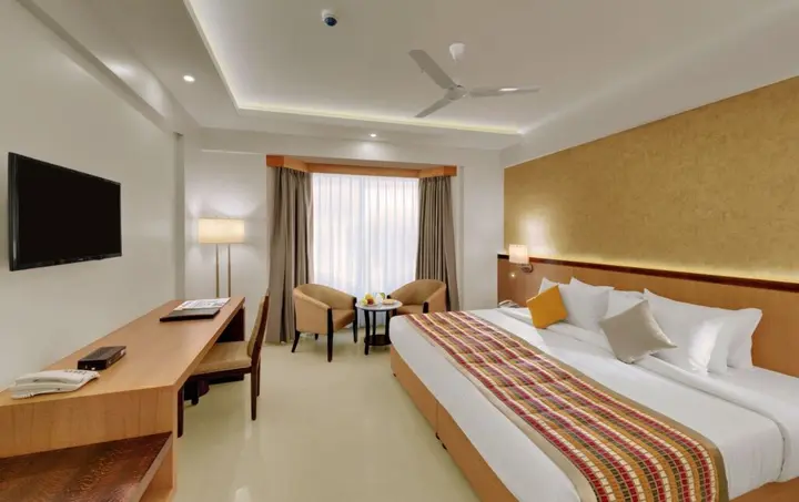 Пимпри-Чинчвад: The Fern Residency, MIDC - Pune