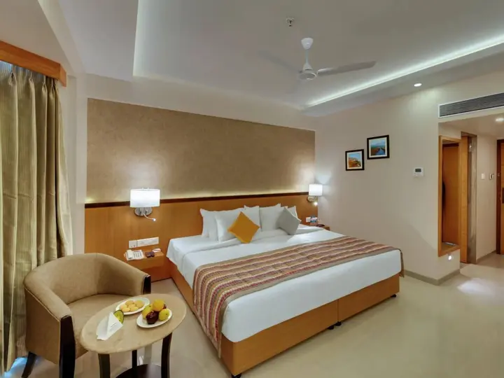 Пимпри-Чинчвад: The Fern Residency, MIDC - Pune