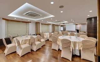 Пимпри-Чинчвад: The Fern Residency, MIDC - Pune