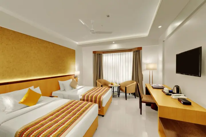 Пимпри-Чинчвад: The Fern Residency, MIDC - Pune