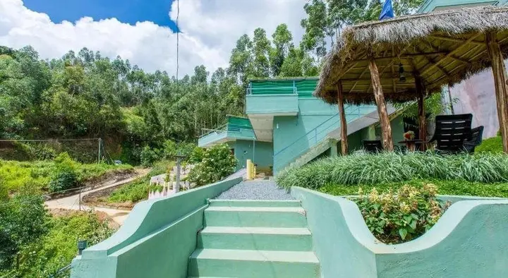 Чиннаканал: Mountain Hut Resorts