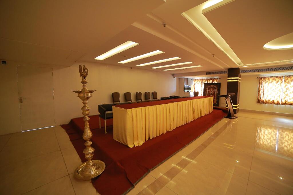 Катпади: Prabhaa Grand Inn