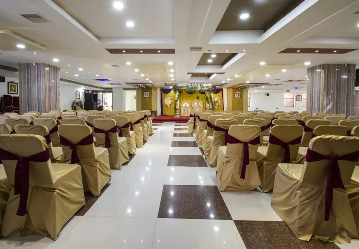 Хидерабад: OYO 3968 Chandras Residency