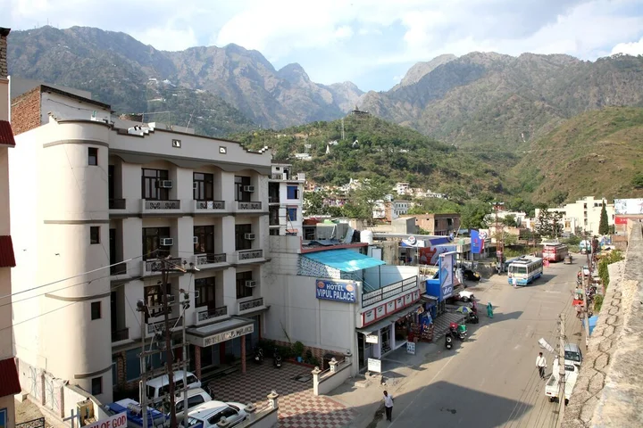 Катра: Hotel Vipul Palace