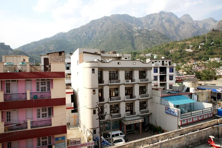 Катра: Hotel Vipul Palace