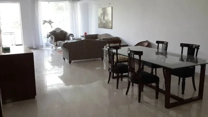 Нойда: Pali Residency Bread And Breakfast