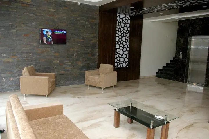 Ахмеднагар: Hotel Gulmohar Pride