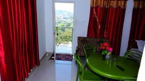 Куттикканам: Thekkekara Tourist Home Vagamon