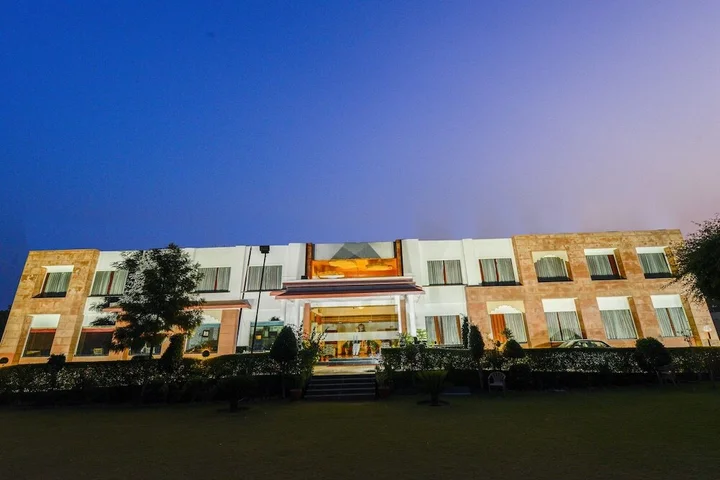Джайпур: Shivam Resort and Hotel