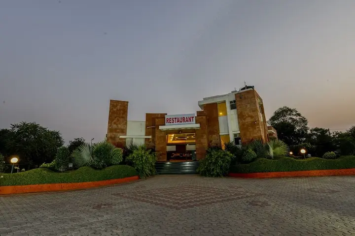 Джайпур: Shivam Resort and Hotel