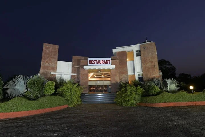 Джайпур: Shivam Resort and Hotel