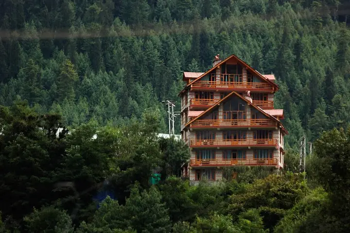 Манали: Foghills Cottages