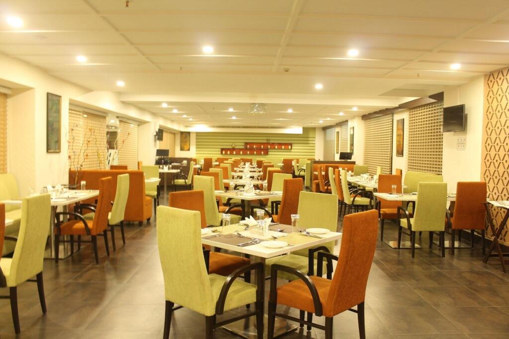 Тхане: Отель The Byke Suraj Plaza Veg