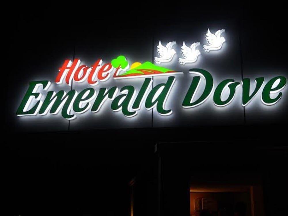 Ваниямбади: Emerald Dove