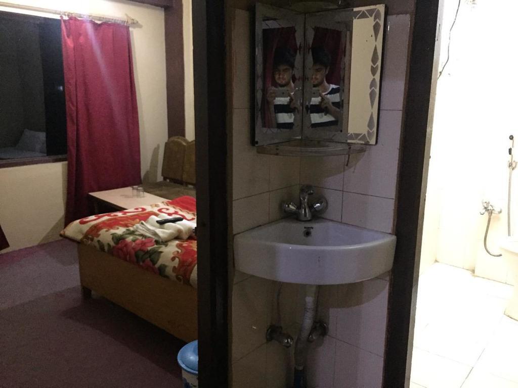 Шринагар: Hotel Babu