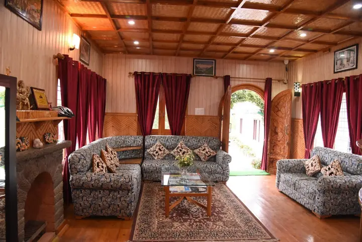 Альмора: V Resorts Green Village Jageshwar