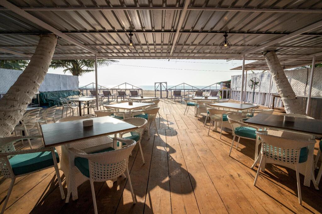 Вагатор: Antares Beach Resort