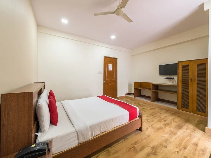 Бангалор: OYO 3722 Hotel StayEasy Majestic