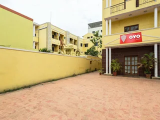 Бангалор: OYO 3722 Hotel StayEasy Majestic