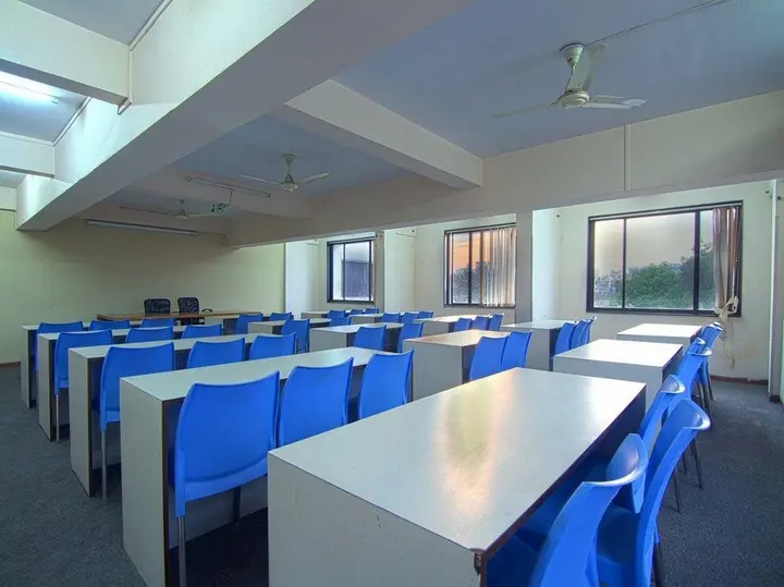 Вакад: FabHotel Satish Executive Hinjewadi