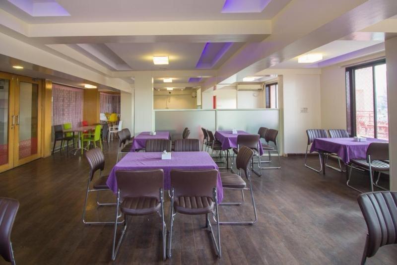 Вакад: FabHotel Satish Executive Hinjewadi