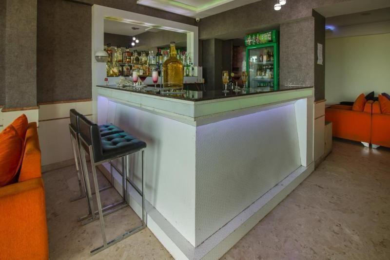 Вакад: FabHotel Satish Executive Hinjewadi