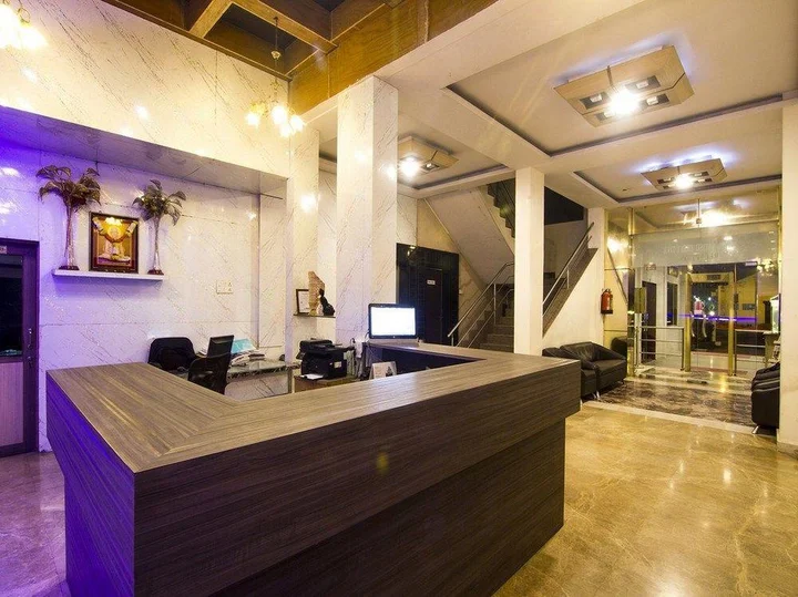 Вакад: FabHotel Satish Executive Hinjewadi