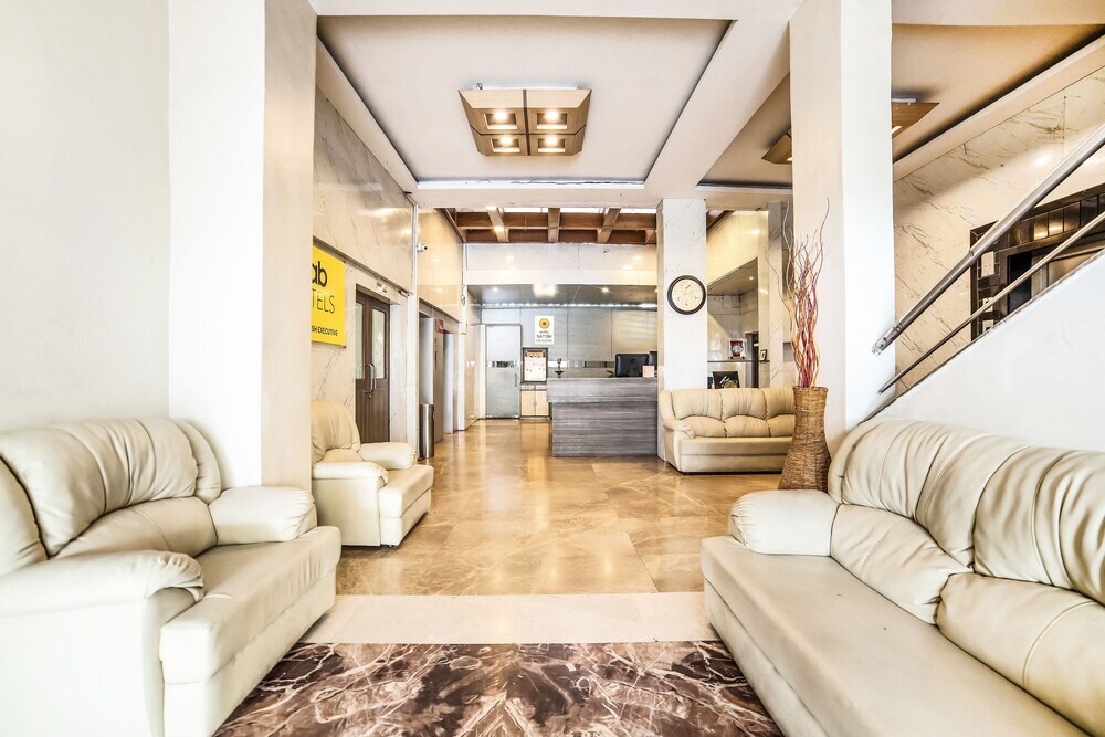 Вакад: FabHotel Satish Executive Hinjewadi