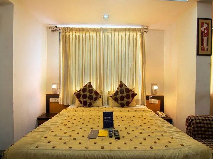Вакад: FabHotel Satish Executive Hinjewadi