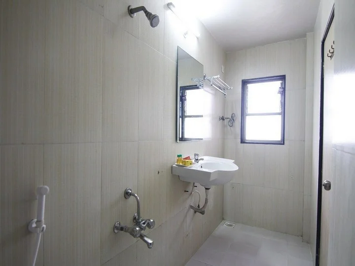 Вакад: FabHotel Satish Executive Hinjewadi