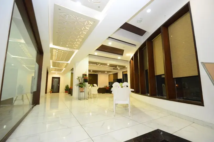 Натхдвара: Crimson Park Shripriya Hotel