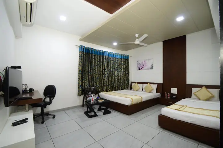 Натхдвара: Crimson Park Shripriya Hotel