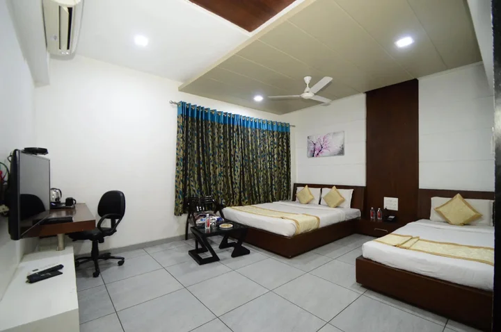 Натхдвара: Crimson Park Shripriya Hotel