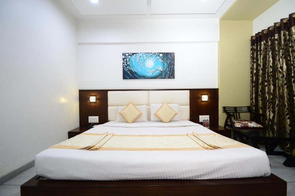 Натхдвара: Crimson Park Shripriya Hotel