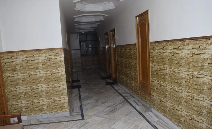 Катра: Hotel Rajdhani