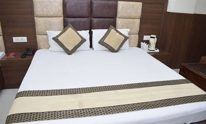 Катра: Hotel Rajdhani
