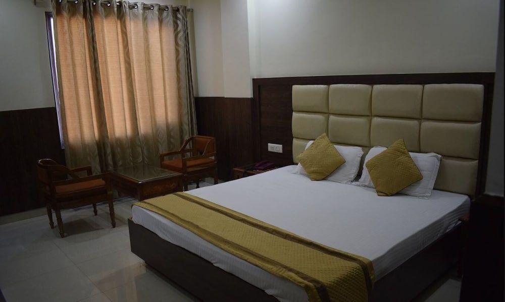 Катра: Hotel Rajdhani
