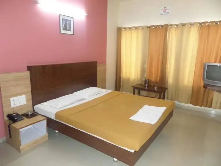 Колхапур: Vrindavan Deluxe