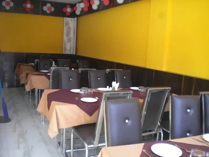 Удджайн: OYO 2403 Hotel Aamantran Avenue