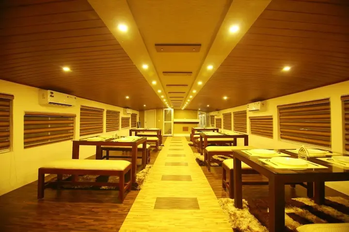 Аллеппи: Best Kerala Houseboat
