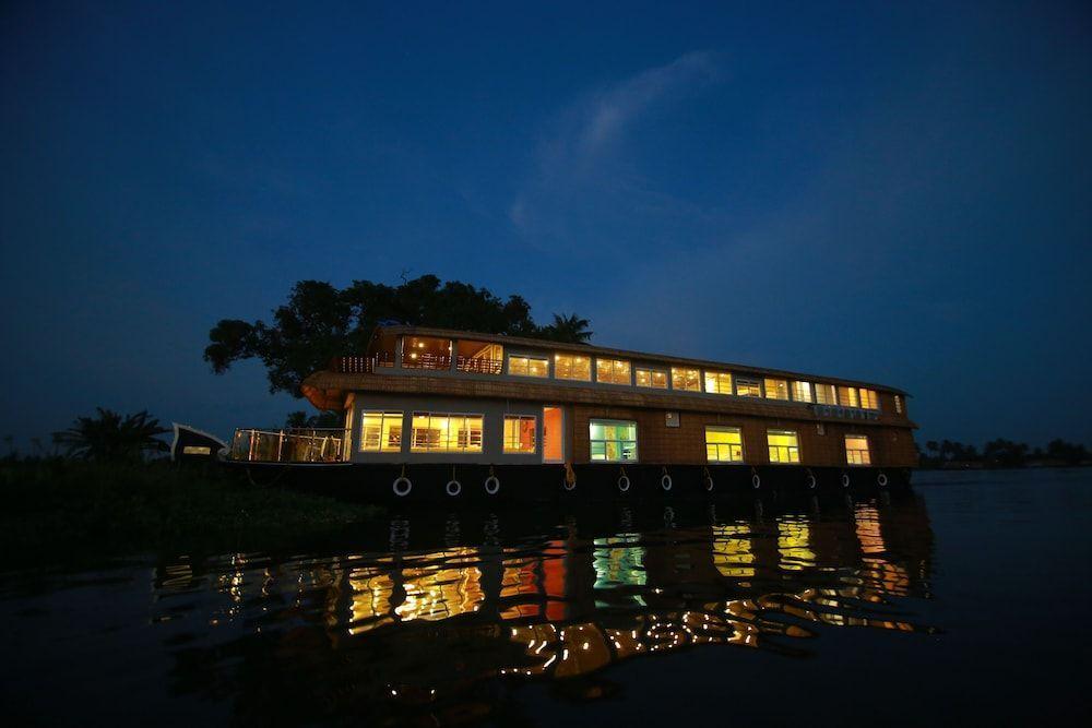 Аллеппи: Best Kerala Houseboat