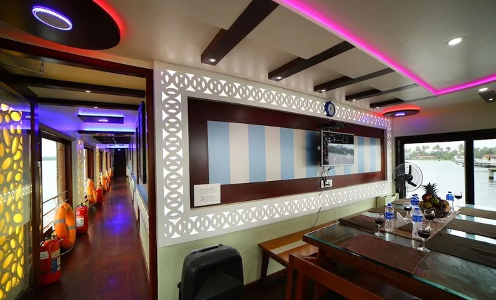Аллеппи: Best Kerala Houseboat