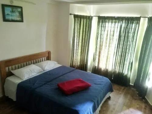 Ути: Abrar Holiday Inn