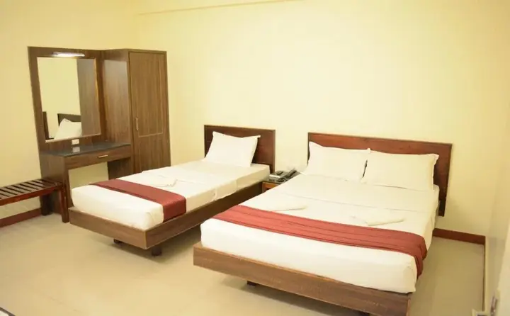 Ути: Hotel Blue Hills International
