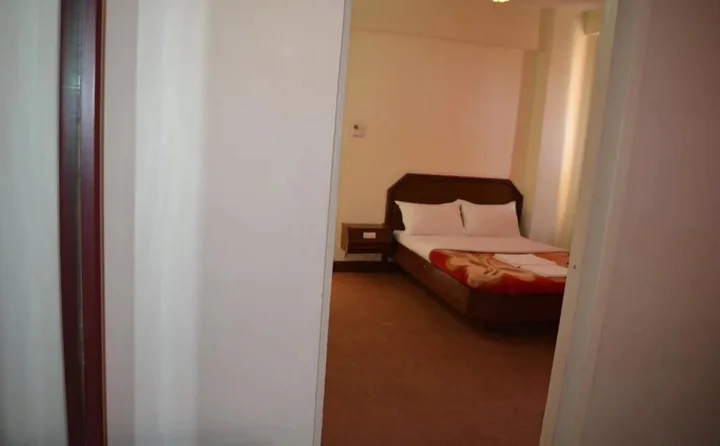 Ути: Hotel Blue Hills International